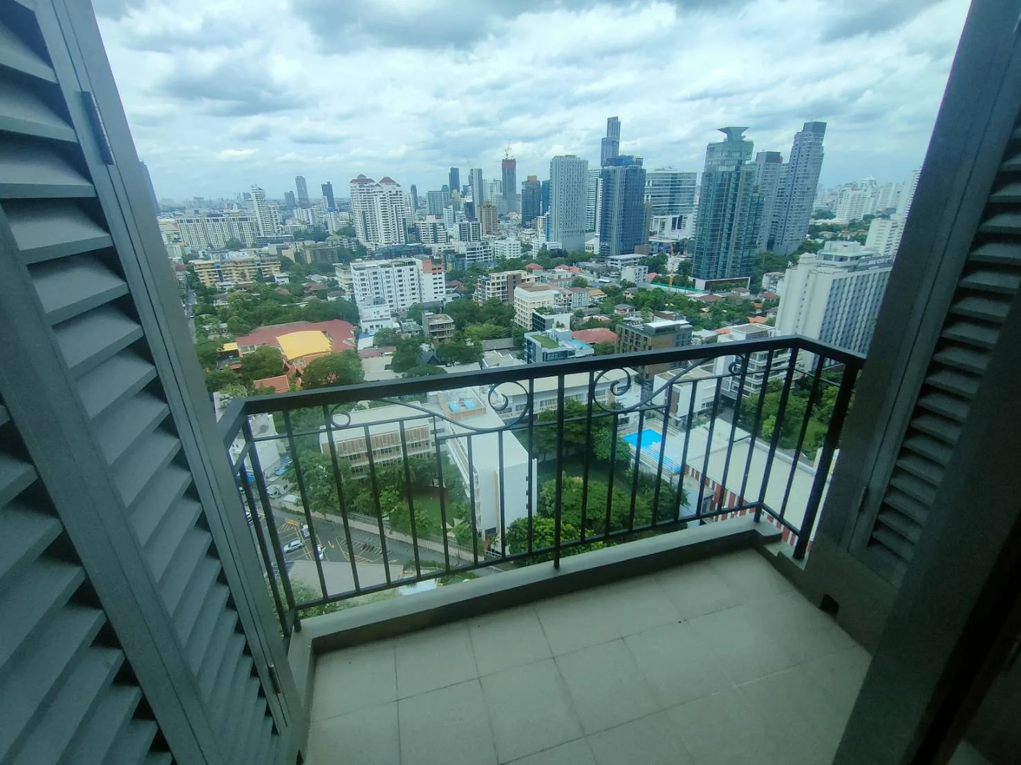 Property photos for The Crest Sukhumvit 34