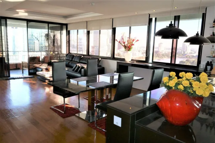 Property photos for Lake Green