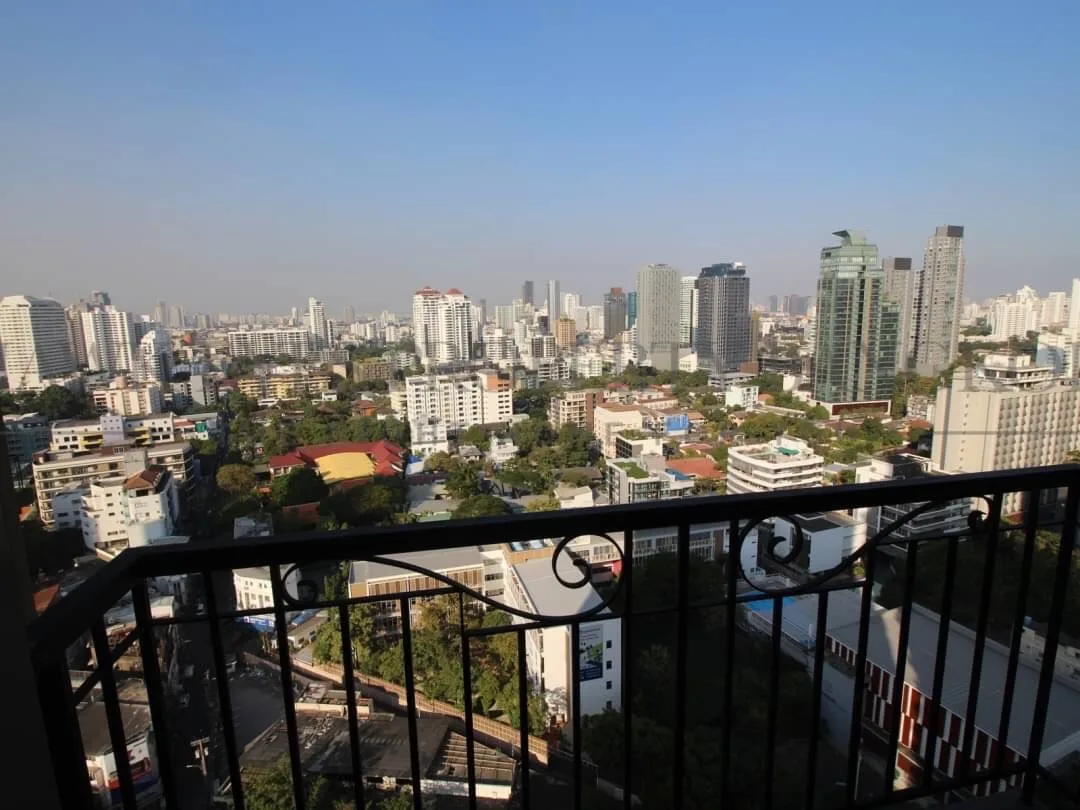 Property photos for The Crest Sukhumvit 34