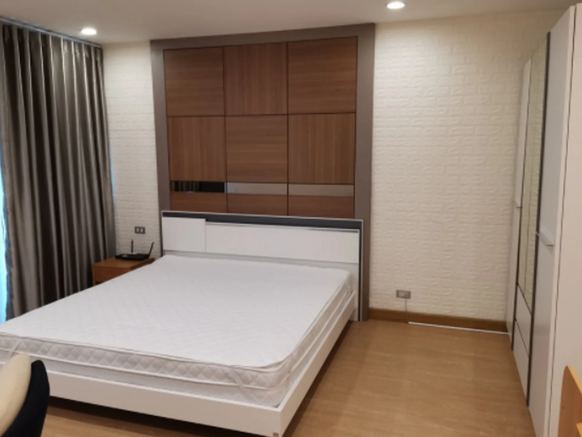 Property photos for Sathorn Gardens
