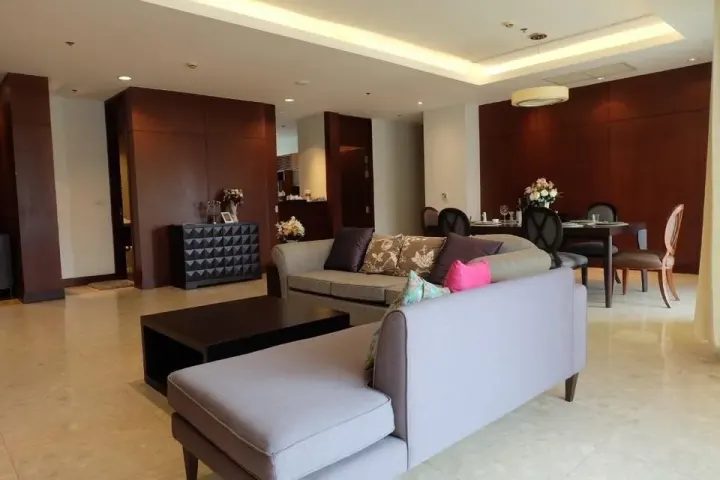 Property photos for Royal Residence Park