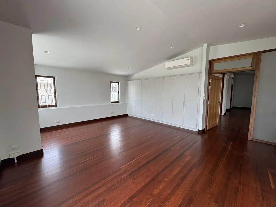 Property photos for Single House Ekk. 6