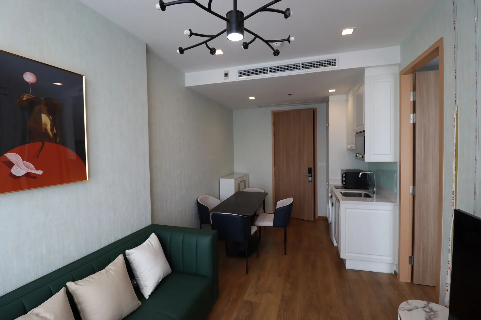 Property photos for Noble BE 33