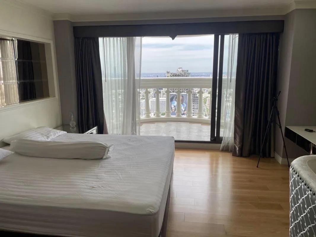 Property photos for State Tower