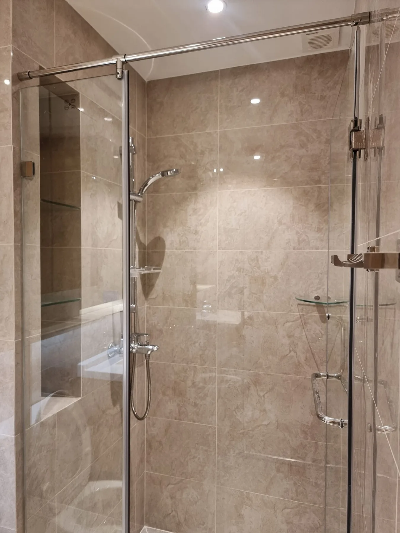 Property photos for Regal Condo Sathorn-naradhiwas