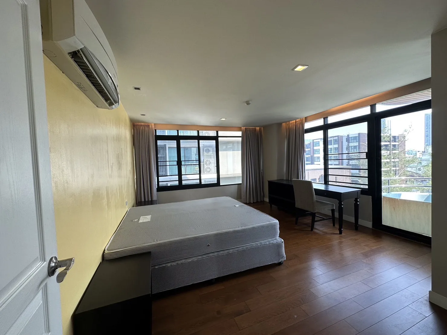 Property photos for Romsai Residence - Thong Lo