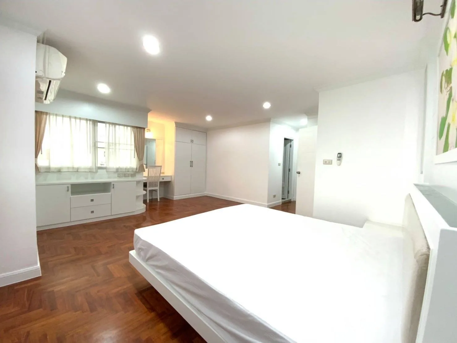 Property photos for Regent On The Park 3