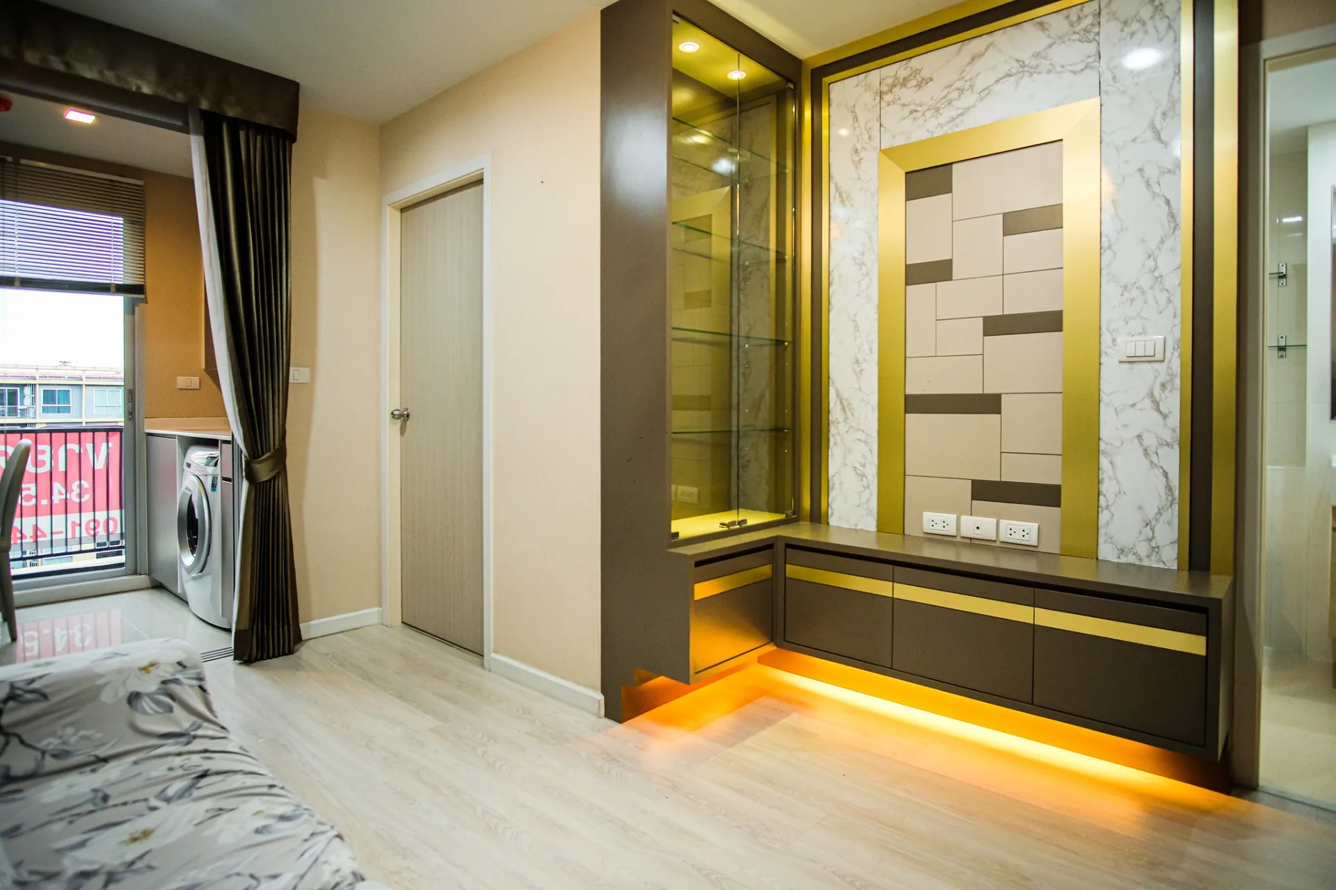 Property photos for Metro Luxe Rama 4