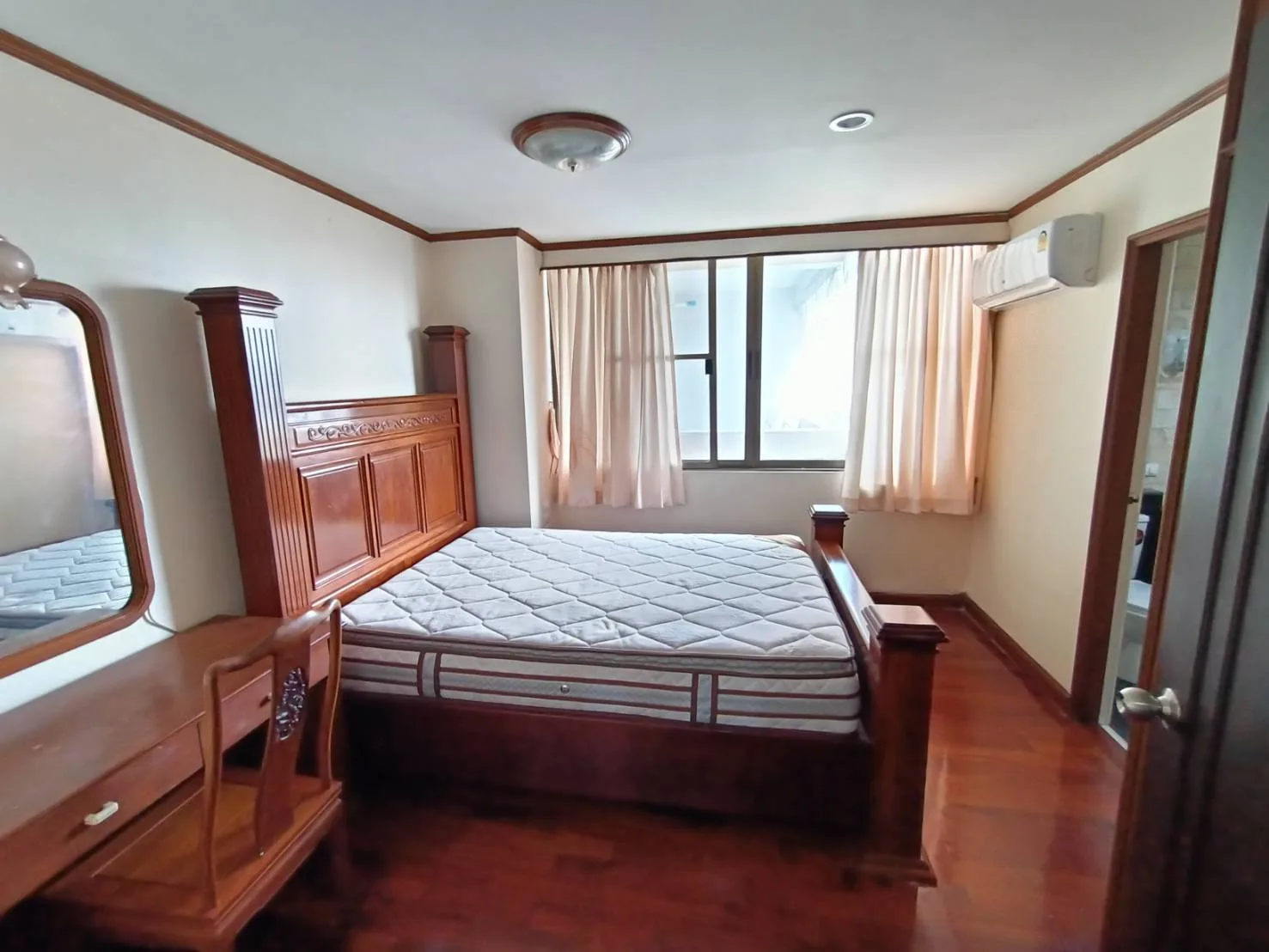 Property photos for Tongtip Mansion