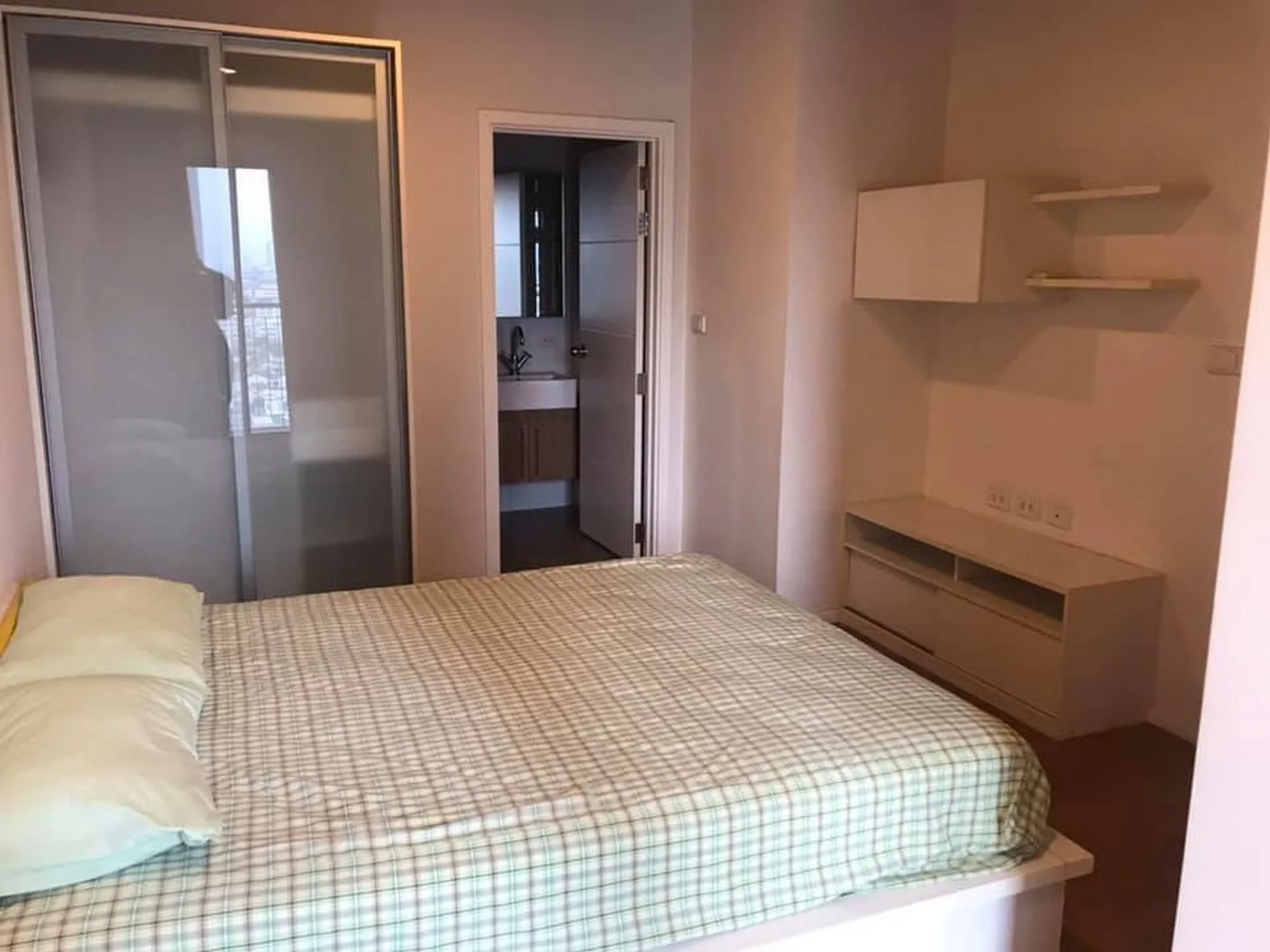 Property photos for Blocs 77