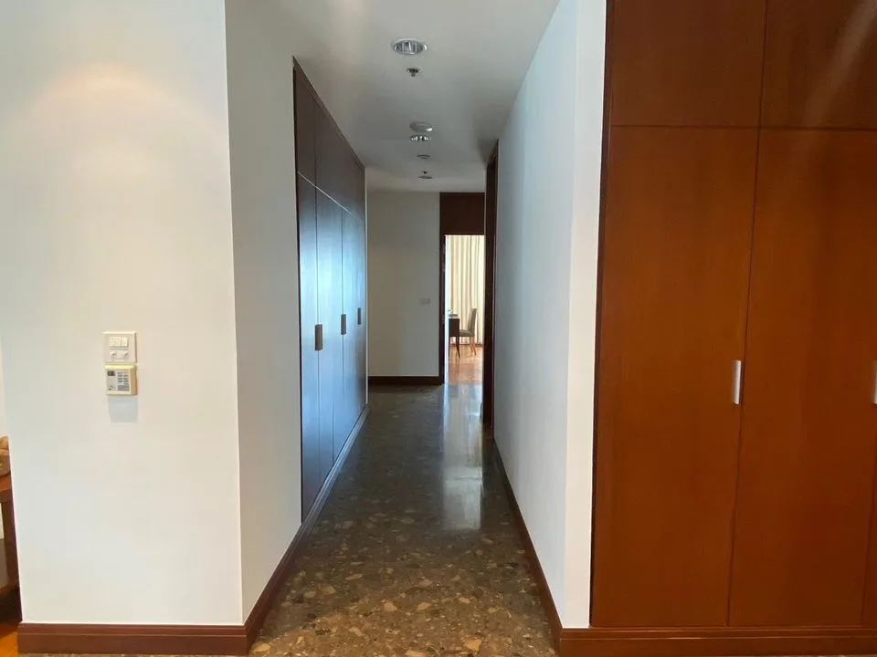 Property photos for Royal Residence Park