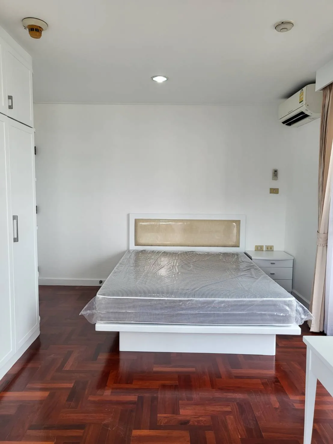 Property photos for Richmond Palace