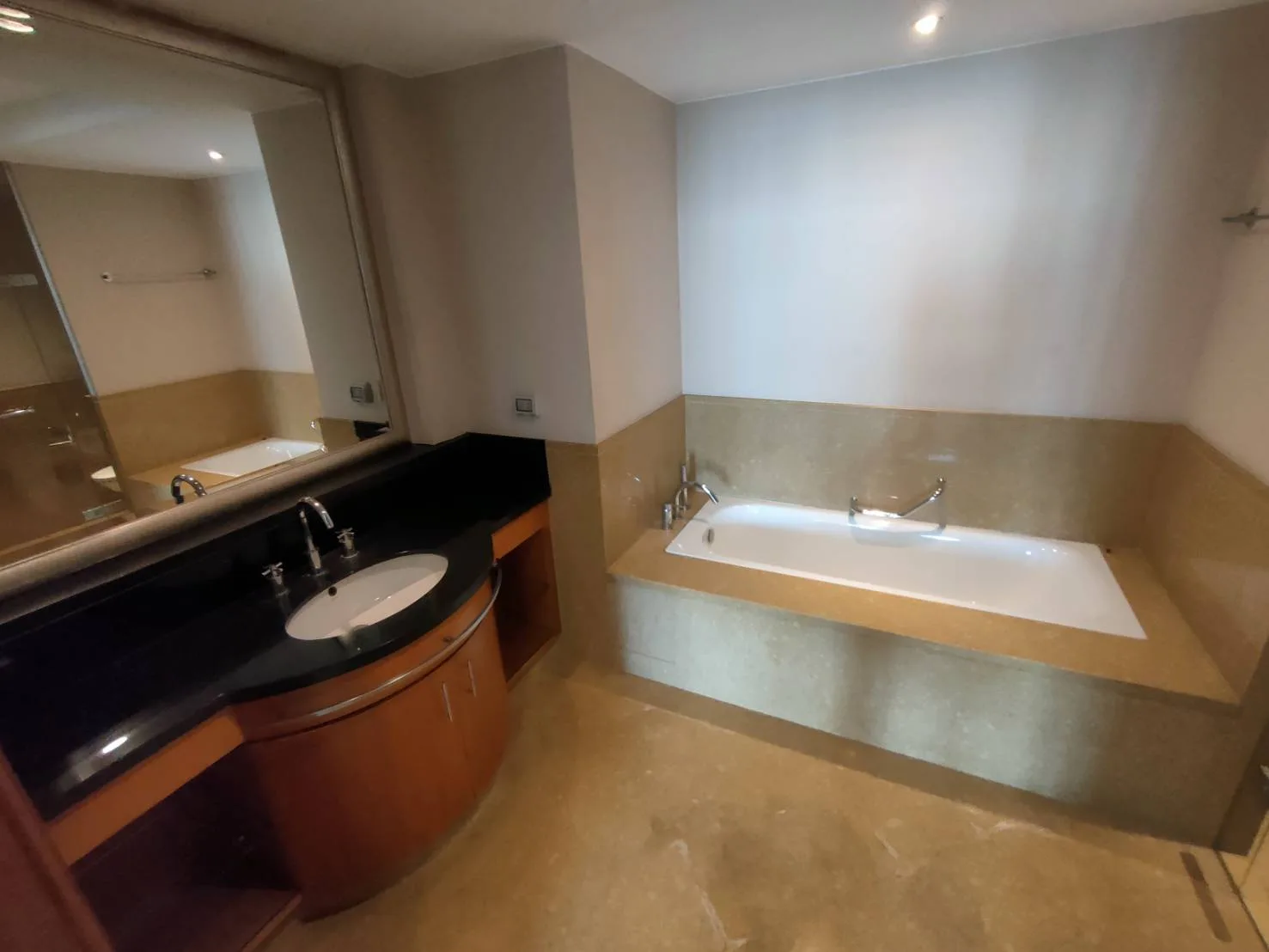 Property photos for Sky Villas Sathorn