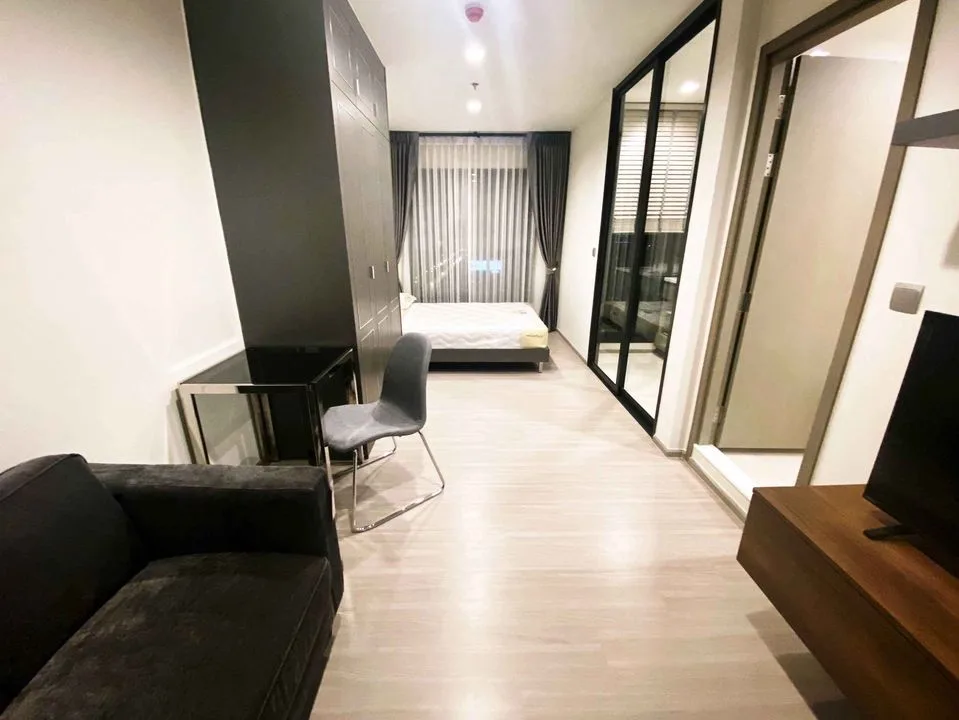 Property photos for Life Asoke Hype