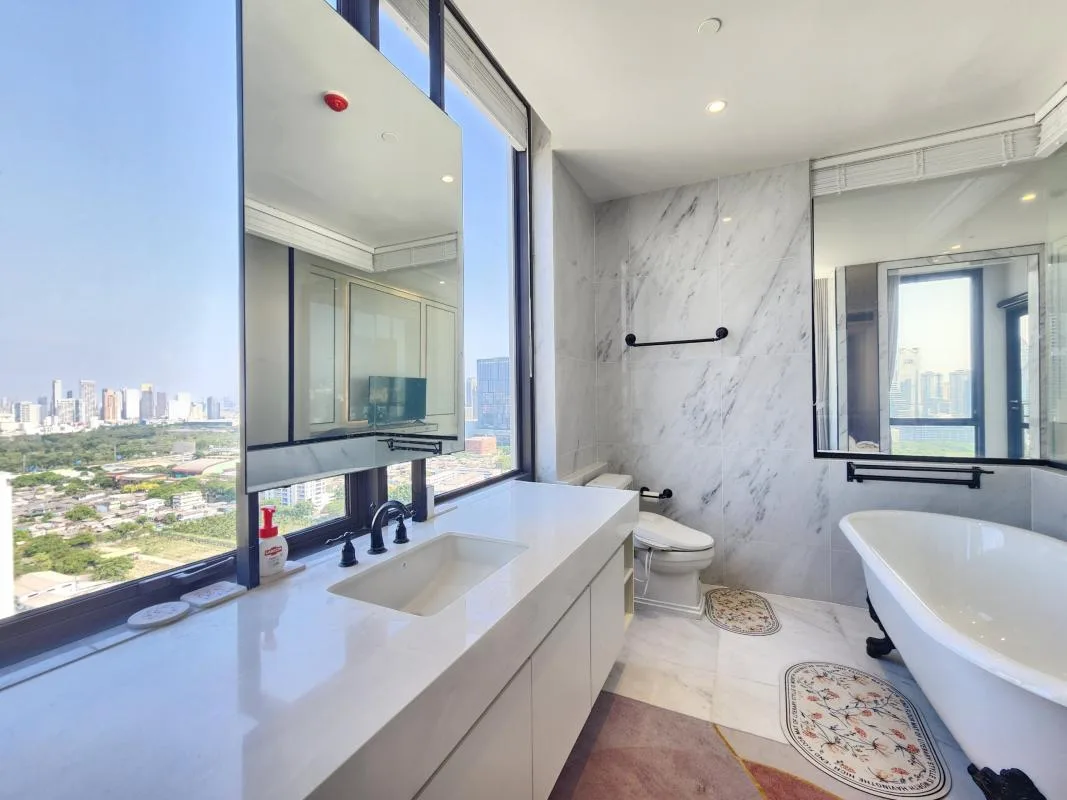 Property photos for Muniq Langsuan