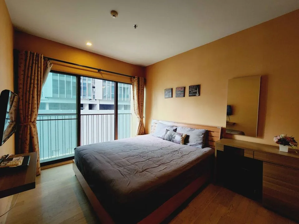Property photos for Noble Refine