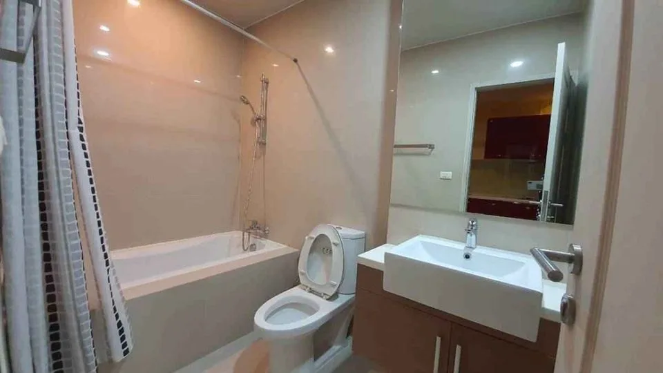 Property photos for Noble Refine