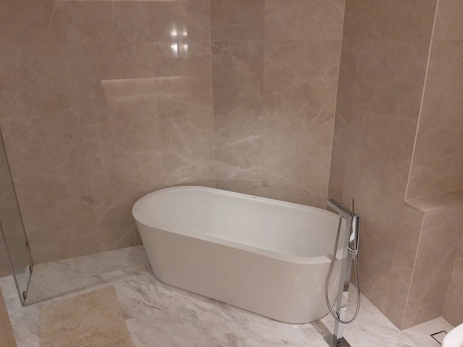 Property photos for Sindhorn Residence