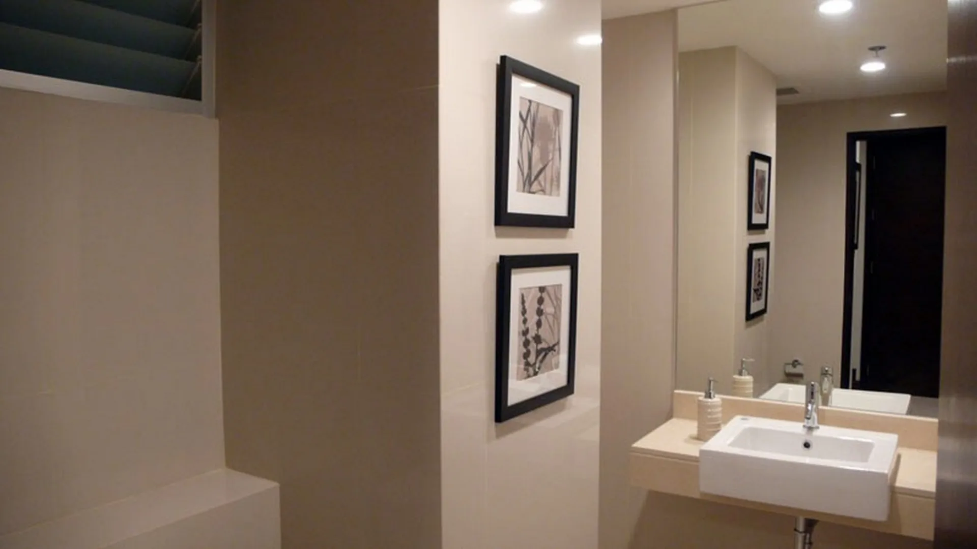 Property photos for The Rajdamri