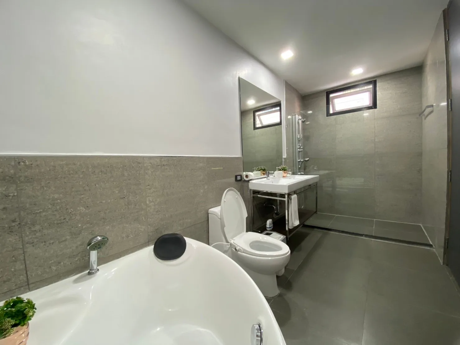 Property photos for Quad Sukhumvit 36 Serviced Apartment