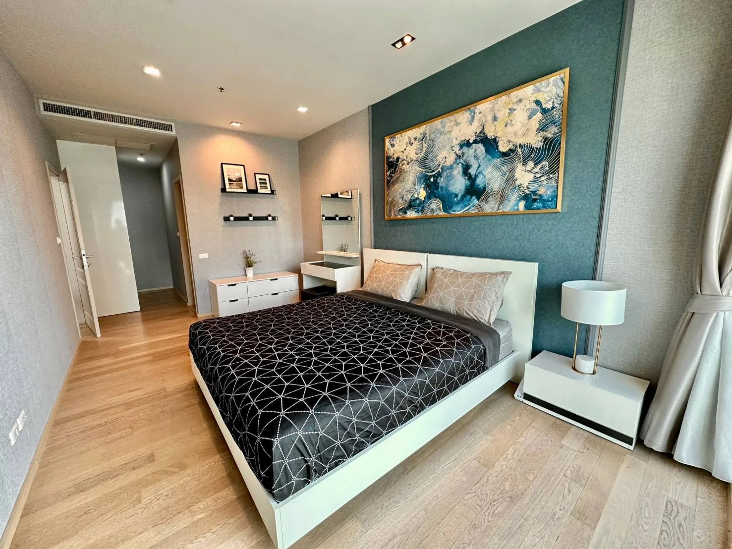 Property photos for Noble Refine