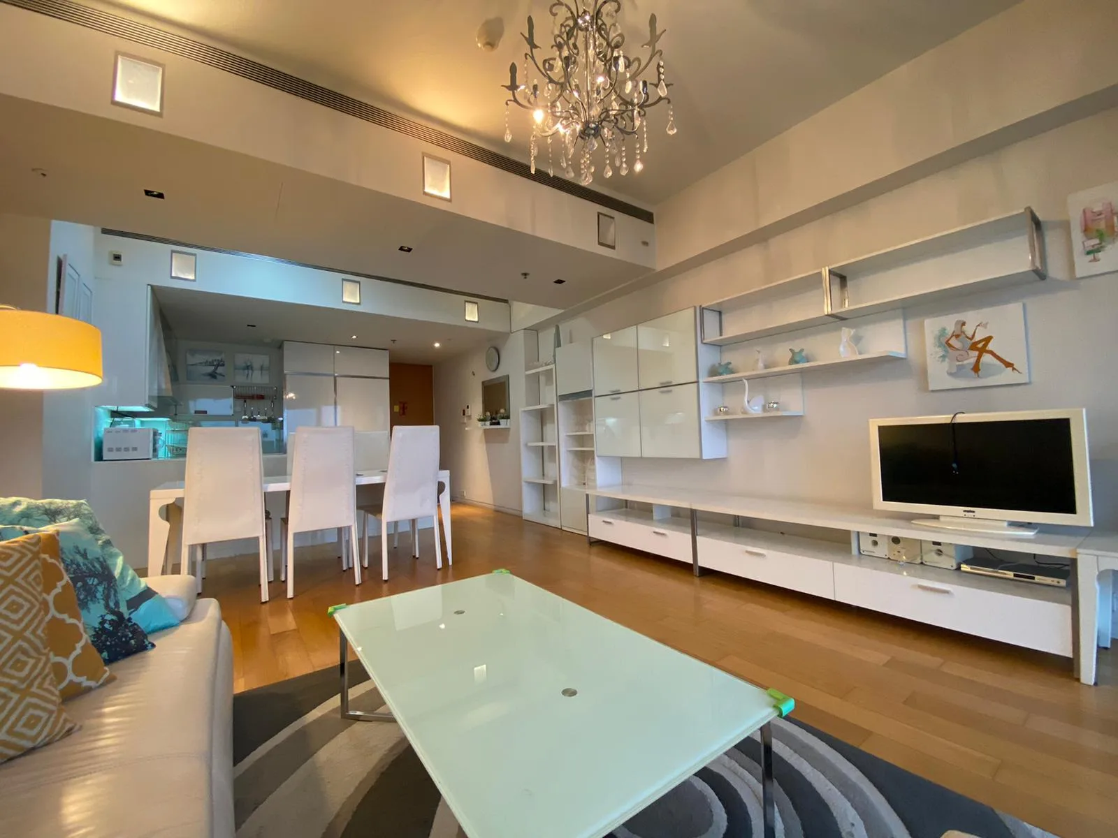 Property photos for The Met