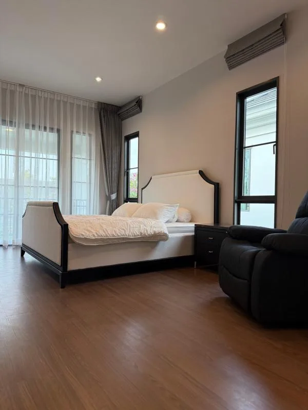 Property photos for Sansiri 10 East