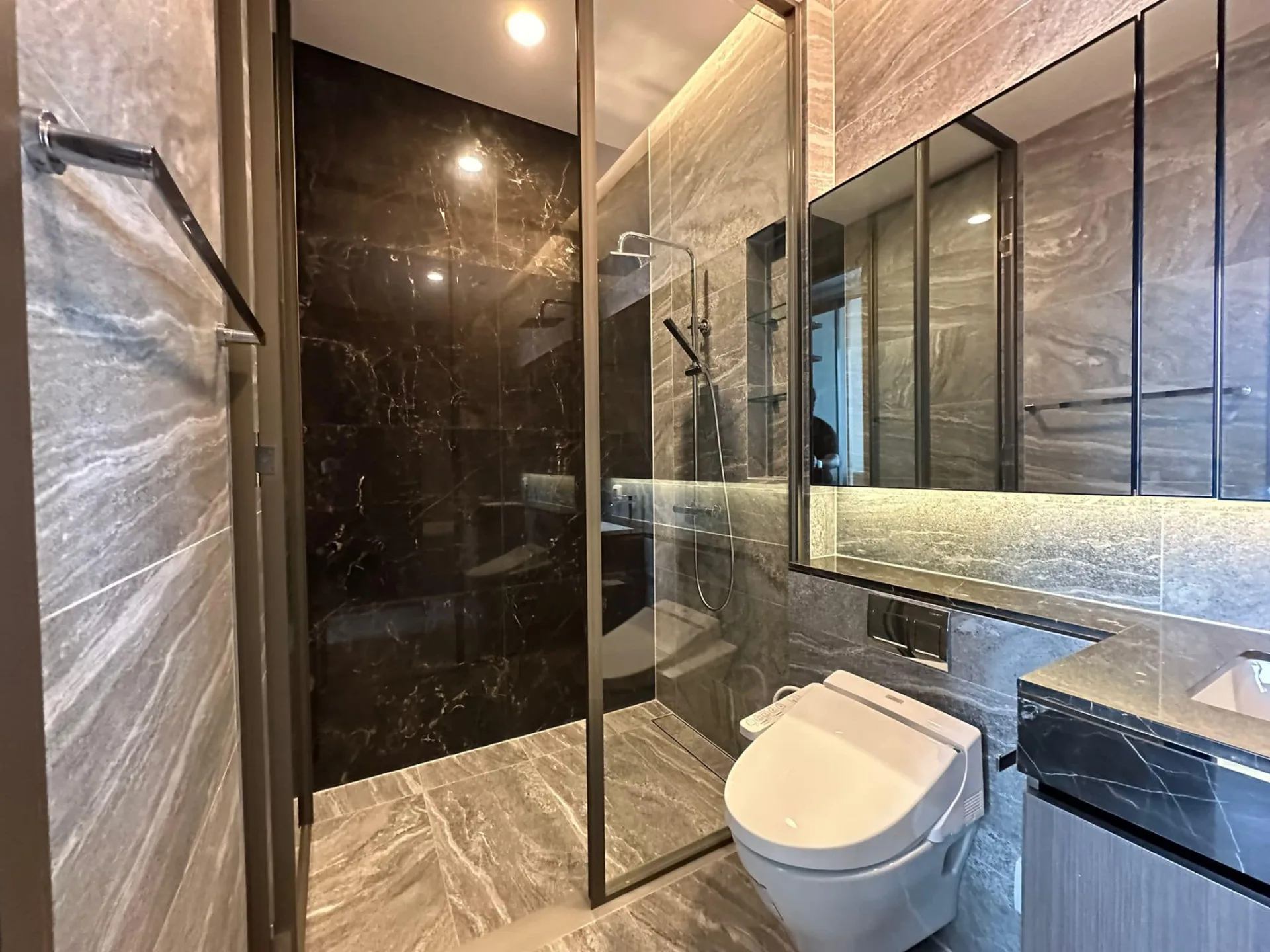 Property photos for The Esse Sukhumvit 36