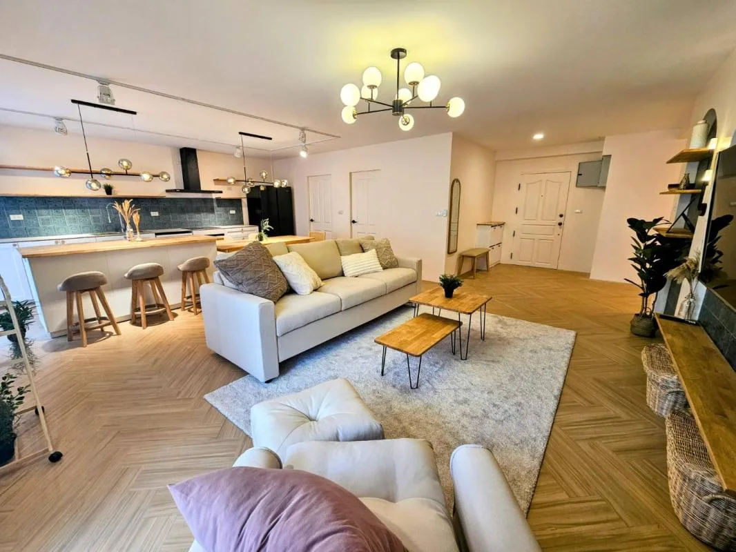 Property photos for Saranjai Mansion