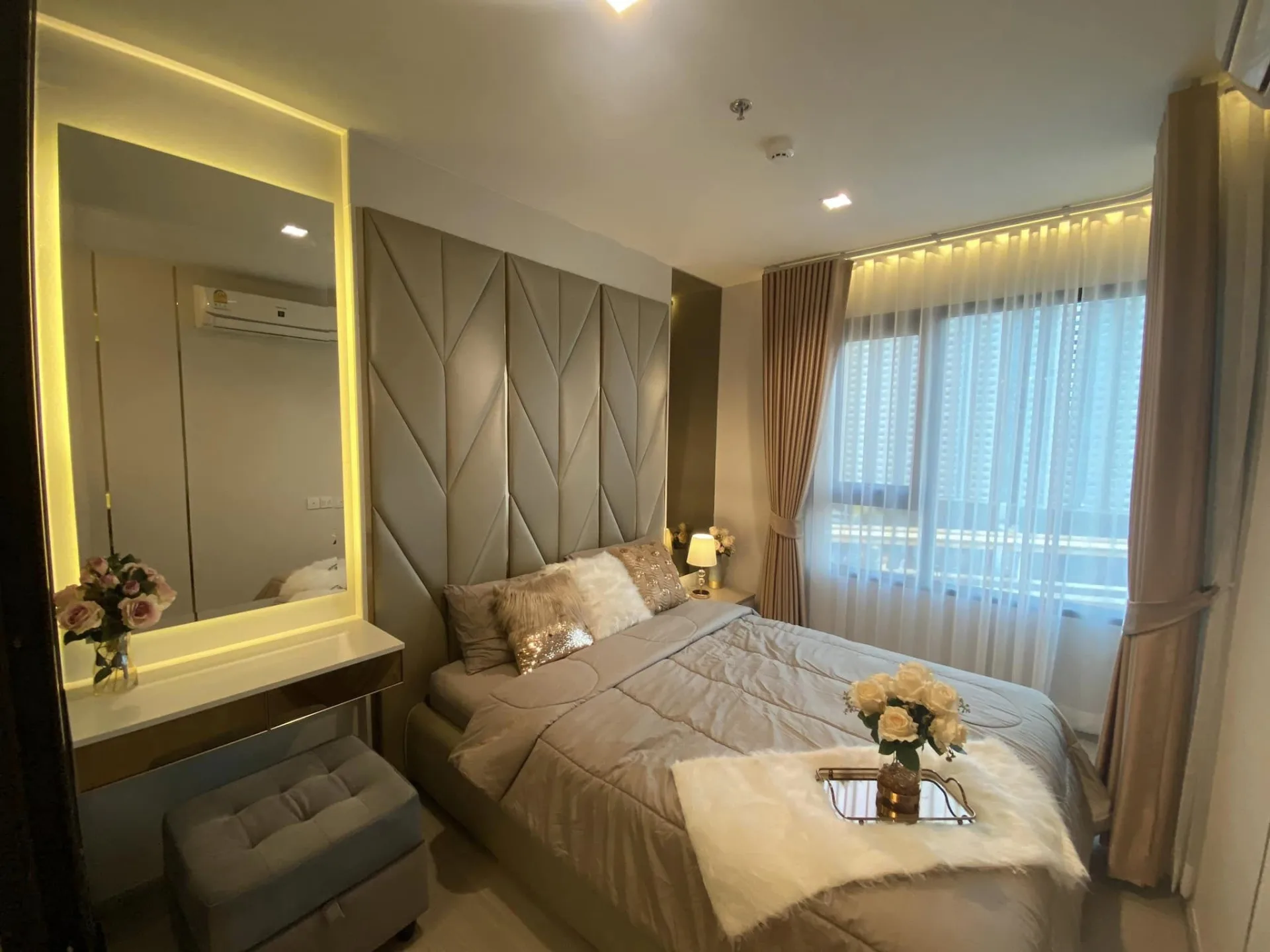 Property photos for Life Sathorn Sierra