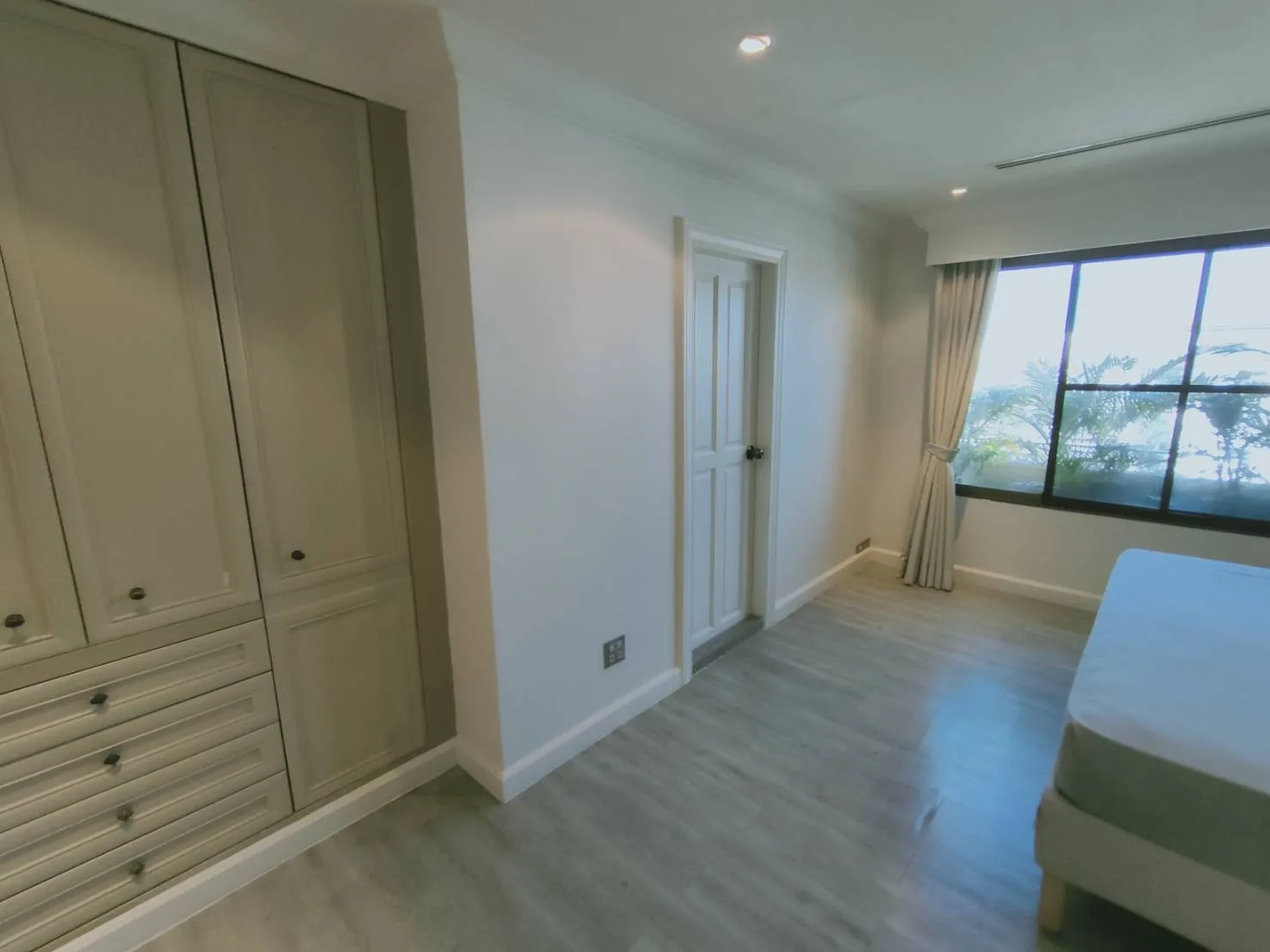 Property photos for Supreme Place