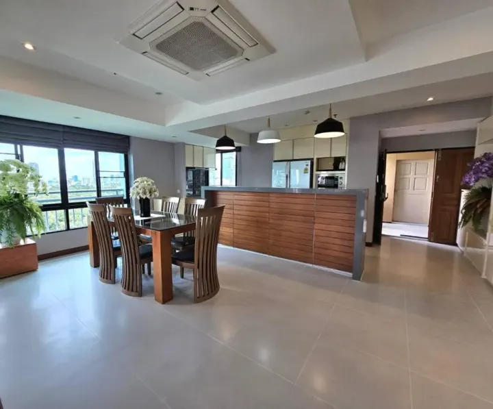 Property photos for Lake Green