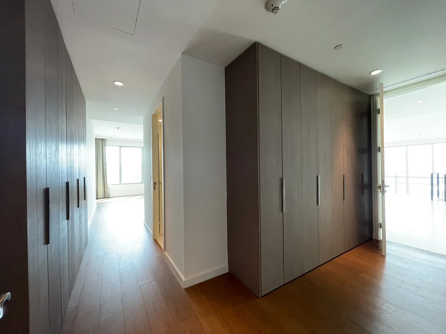 Property photos for 185 Rajadamri
