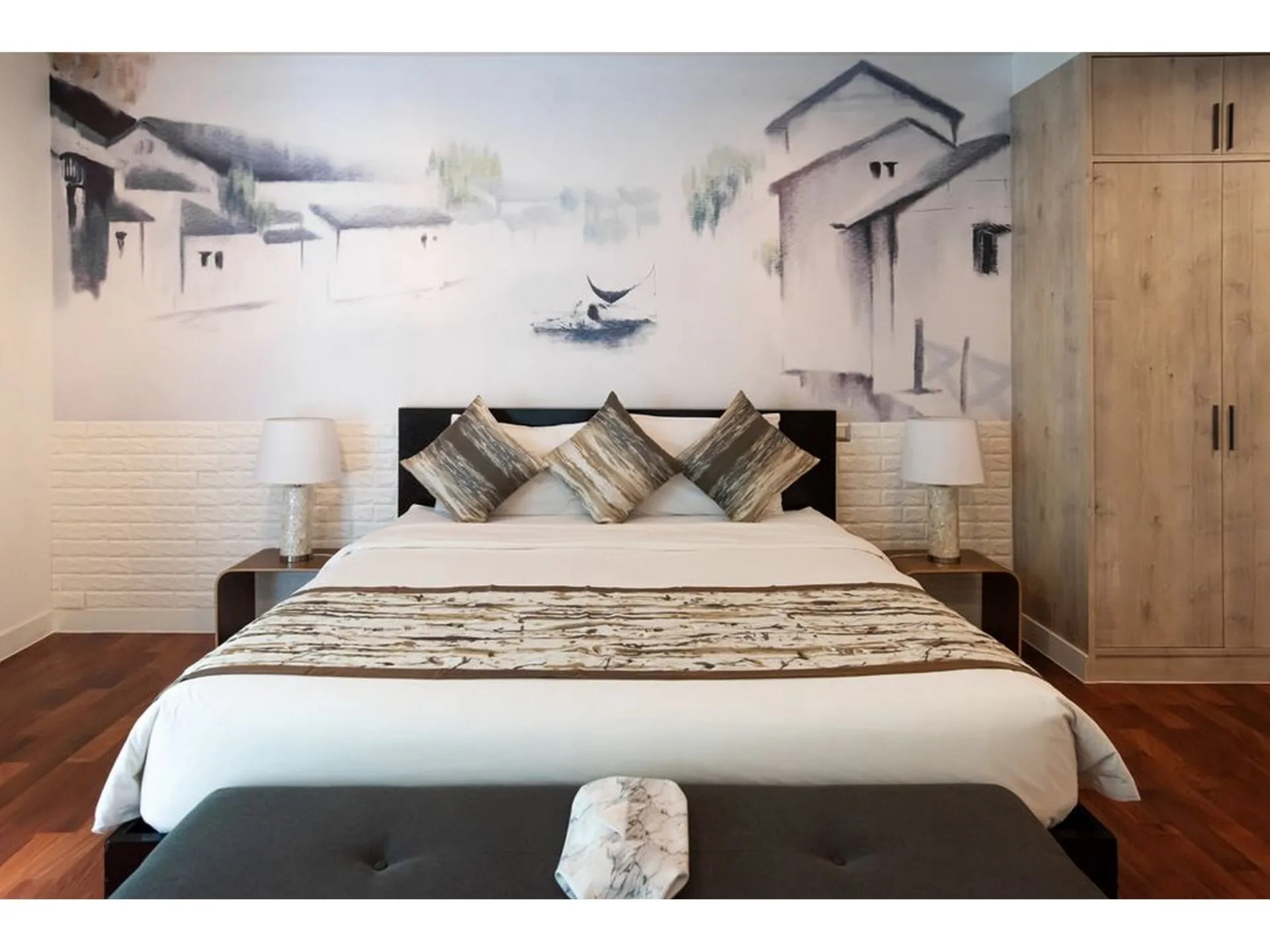 Property photos for Benviar Tonson Residence