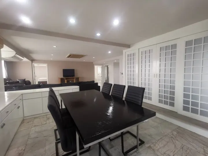 Property photos for Royal Castle
