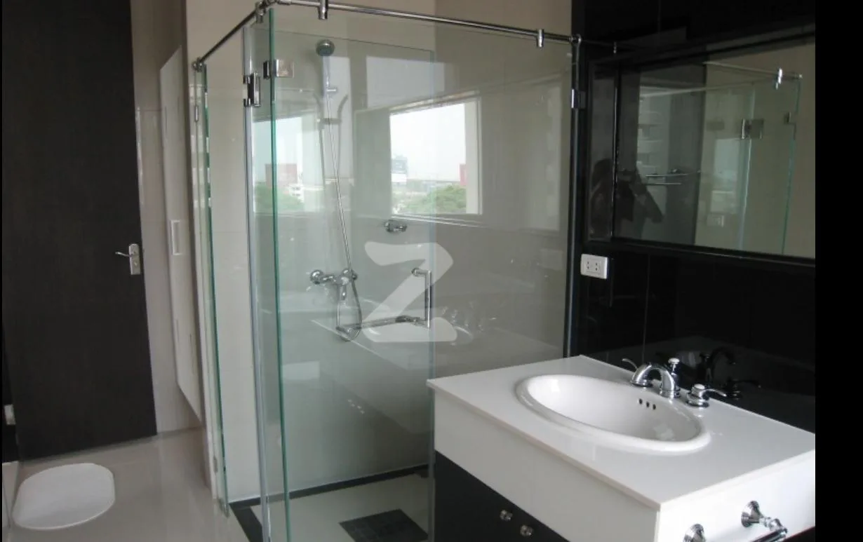 Property photos for The Address Chidlom