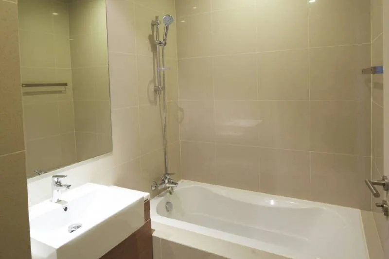 Property photos for Noble Refine