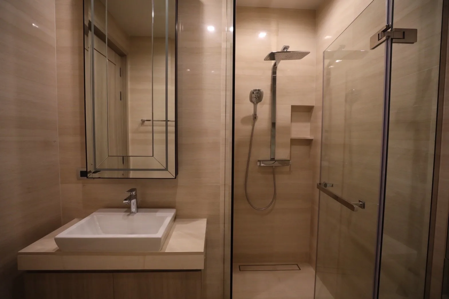 Property photos for The XXXIX by Sansiri