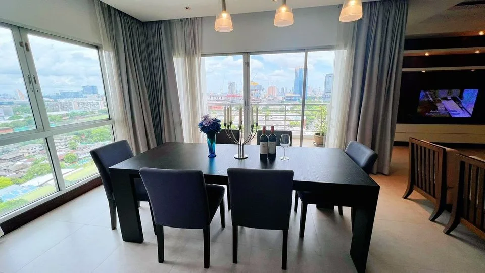 Property photos for Royal Residence Park