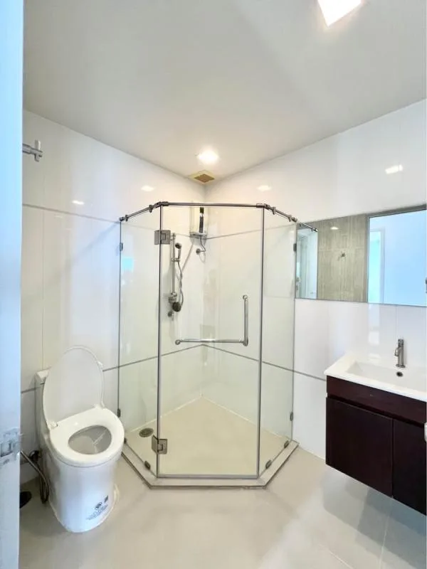 Property photos for Thru Thonglor