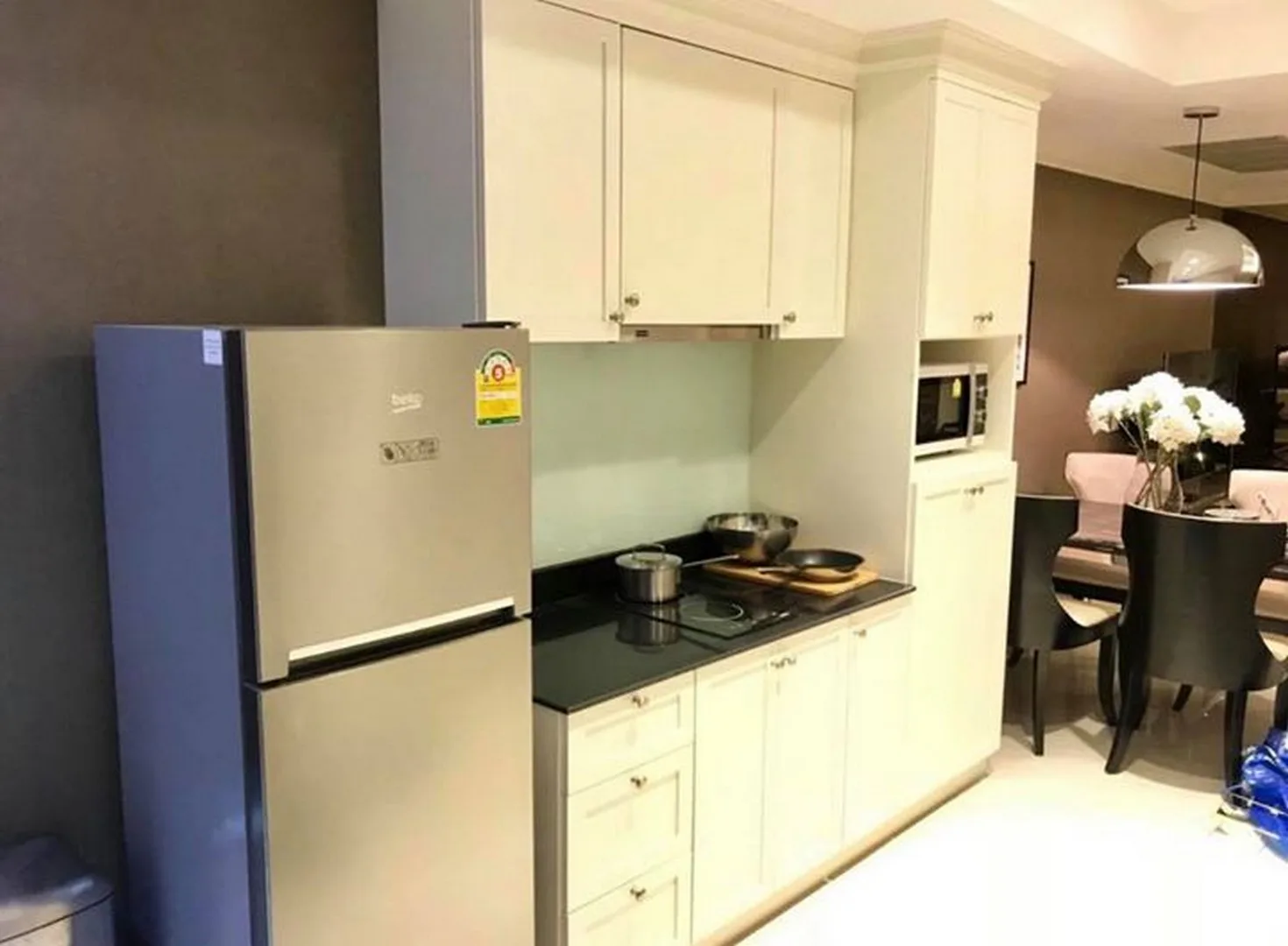 Property photos for State Tower