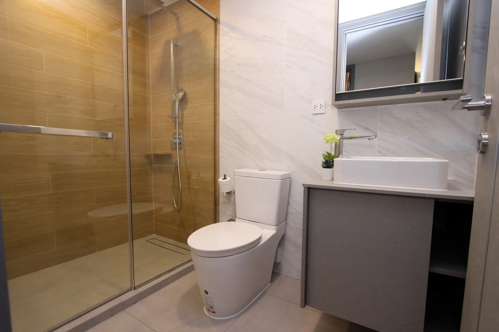 Property photos for Taka Haus Ekamai 12