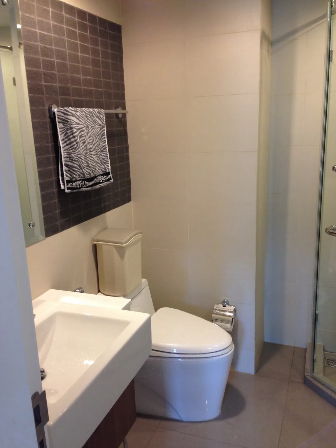 Property photos for The Crest Sukhumvit 49