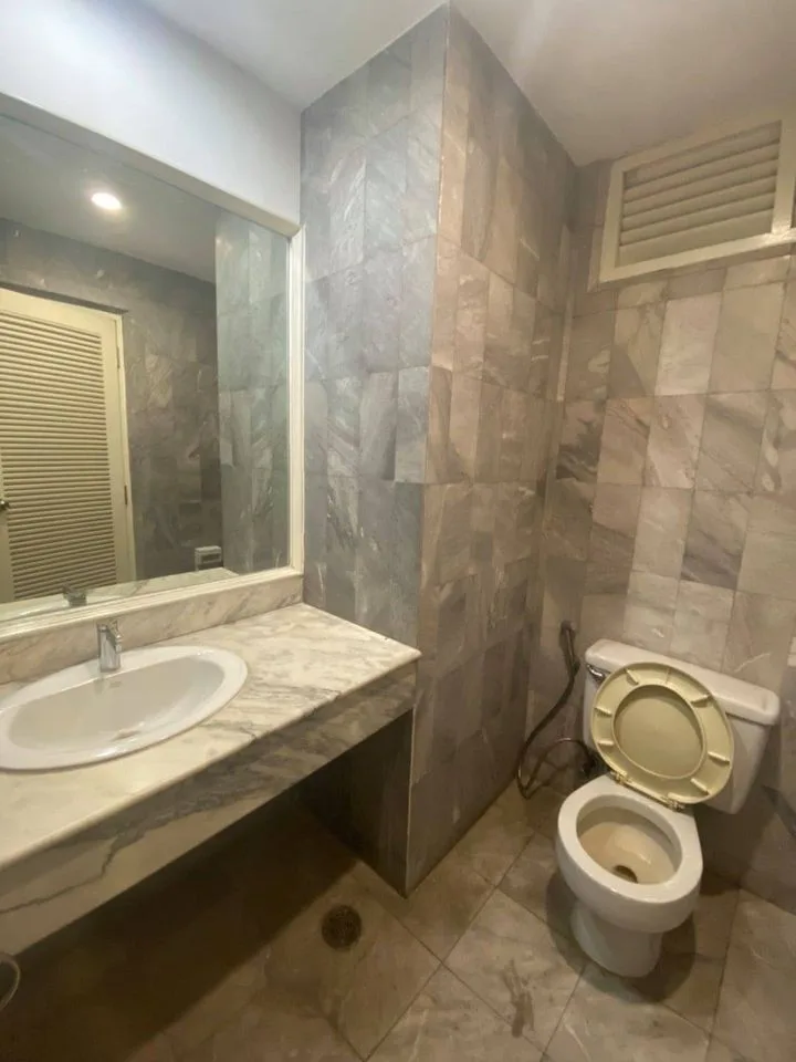 Property photos for The Habitat Sukhumvit 53