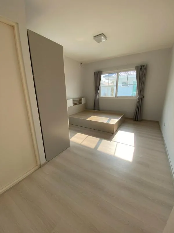 Property photos for Villaggio Srinakarin-bangna