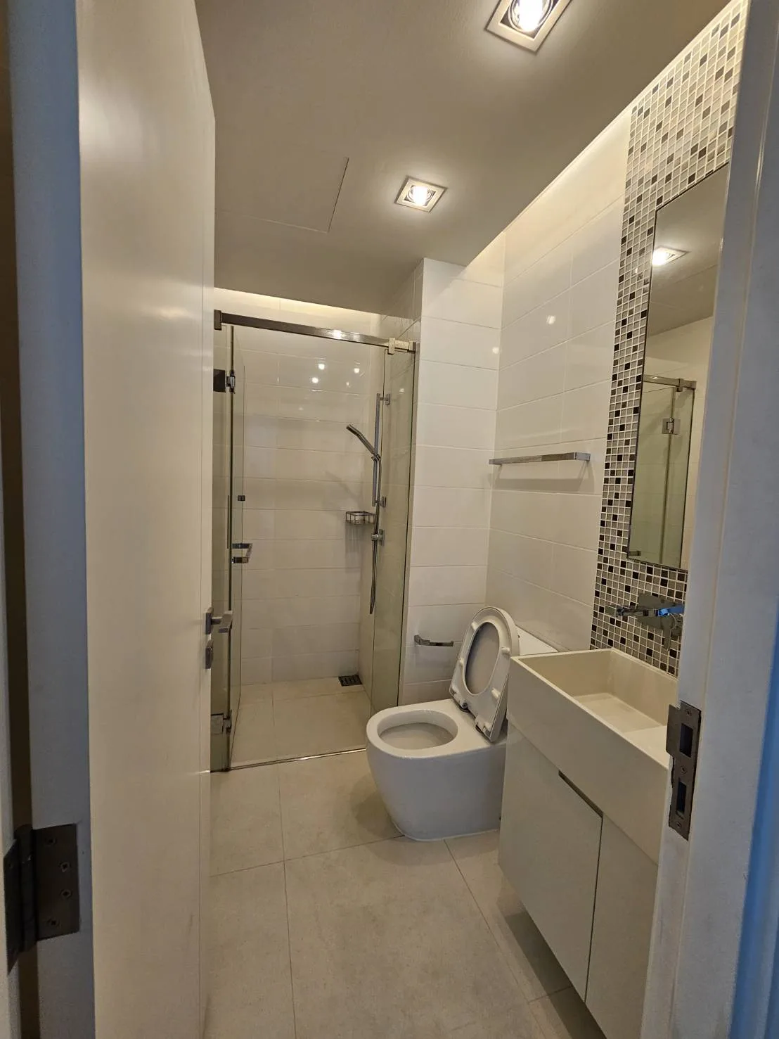 Property photos for The Room Sukhumvit 21