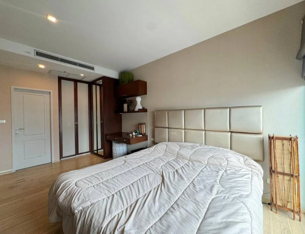 Property photos for Noble Refine