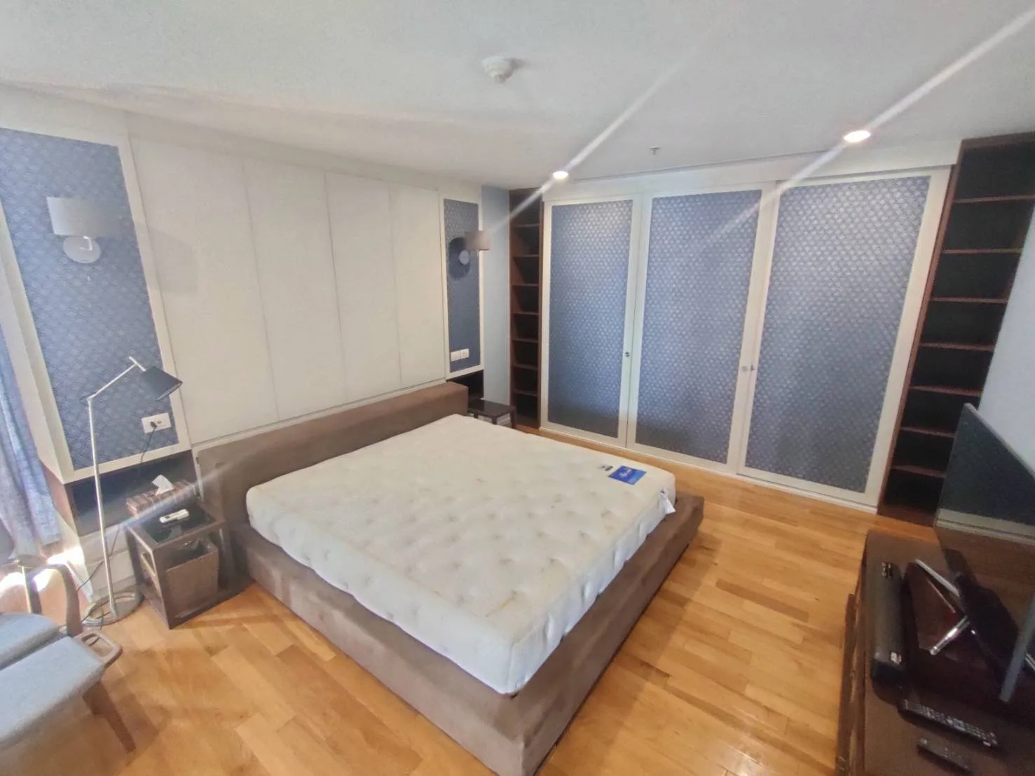 Property photos for The Legend Saladaeng