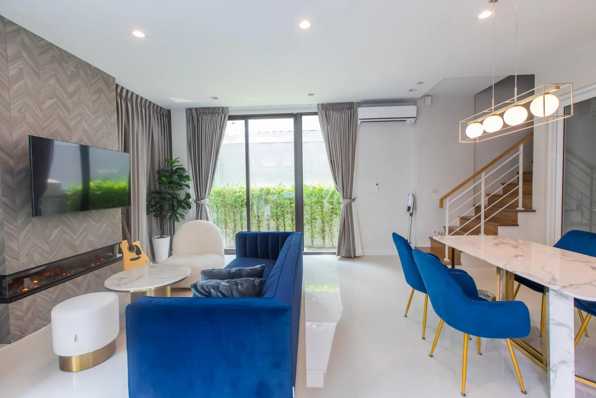 Property photos for Baan Klang Muang Classe Ekkamai-ramintra