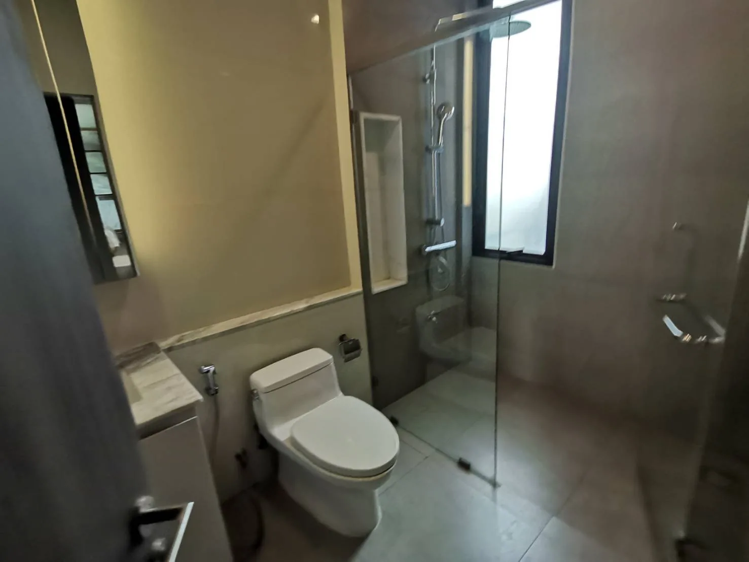 Property photos for Arna Ekamai